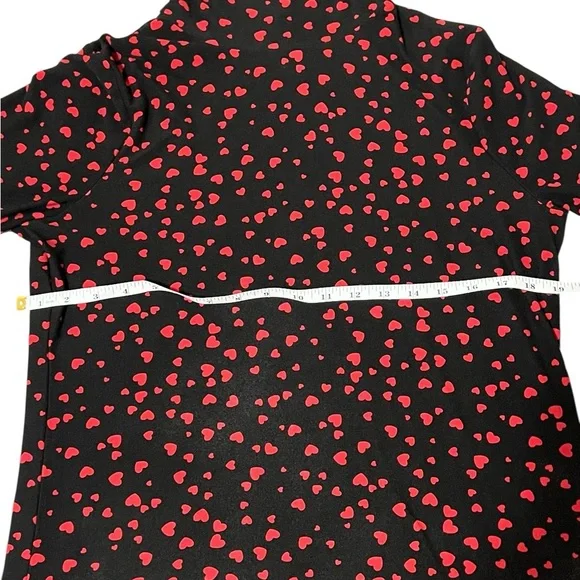 Elegant Black and Red Polka Dot Turtleneck Blouse - Picture 5 of 9